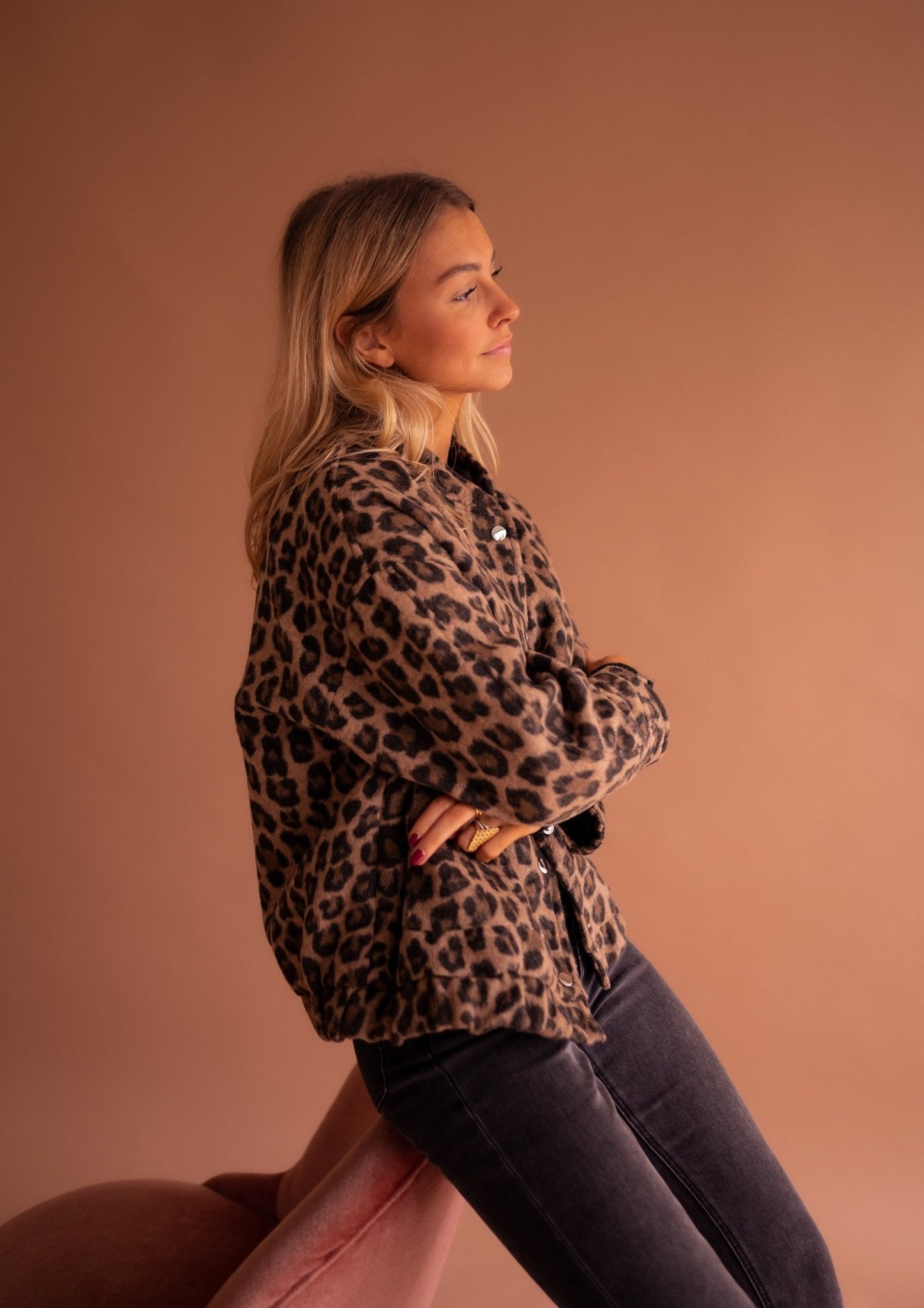 Isa | Chaqueta Corta con Estampado de Leopardo